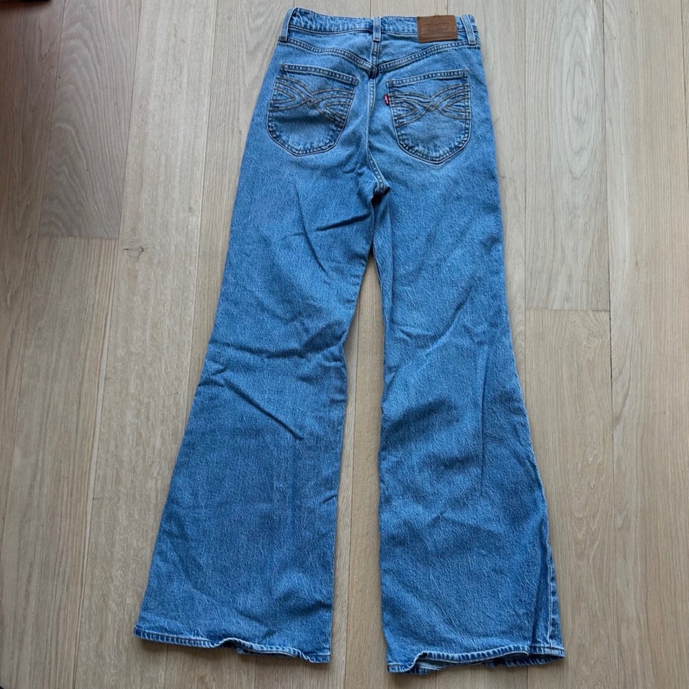 Levi's Ribcage Bell Jeans 27x32 Blue High Rise Flare Leg Denim Hippie Boho Retro - Picture 3 of 12